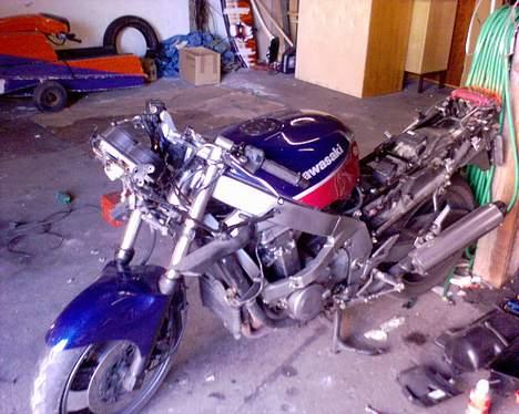 Kawasaki zzr 600 "solgt" - her er hun under ombygning.. billede 7