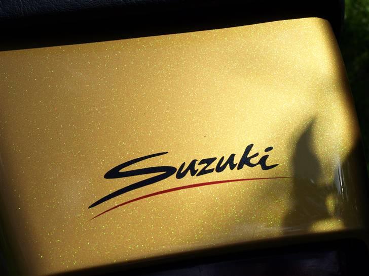 Suzuki GS1000 - Alt skrift er lakeret på og under masser af klarlak...... billede 15