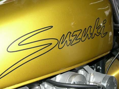 Suzuki GS1000 - Alt skrift er lakeret på og under masser af klarlak...... billede 16