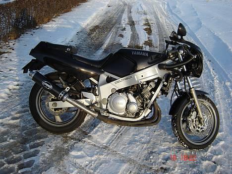 Yamaha Fzr 600 billede 1