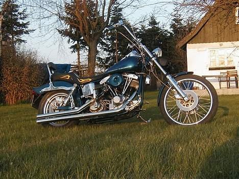 Harley Davidson Custom FX - Disse udstødninger måtte jeg opgive med denne forgaffel - kunne ikke dreje til højre billede 3