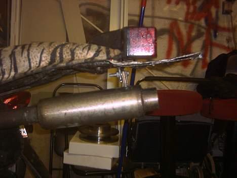 Suzuki TS250X - Solgt - Og ja, de sidder lige overfor hinanden :) billede 13