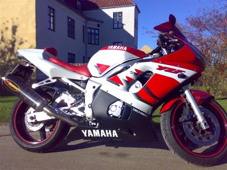 Yamaha YZF R6 - Nyvasket inden vinterhi NOV 2007 billede 1
