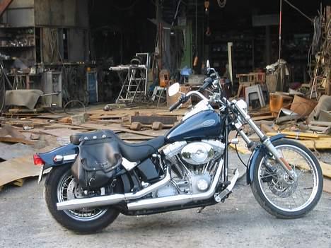 Harley Davidson FXST - Smedeværkstedet efter fyraften billede 11