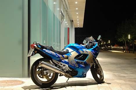 Suzuki GSX 600 F billede 2