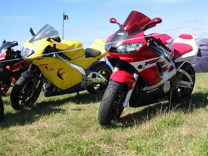 Yamaha YZF R6 - Min Yamaha og kæresten´s Aprilia Skagentræf 2007 billede 4