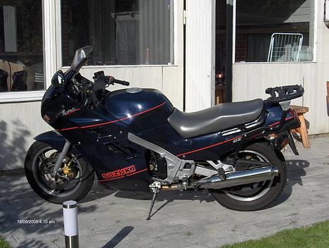 Suzuki GSX 1100F (Solgt) - Vasket og klar til tur billede 1