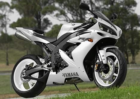 Yamaha R1 - Hun må godt blive hvid endag billede 7