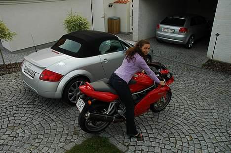 Ducati SS 800 - Lillemor med sine maskiner billede 5