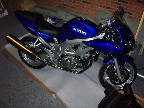 Suzuki sv650s (Skjern) SOLGT - Holder i venter dvale hvor jeg skal have lavet lidt. billede 7