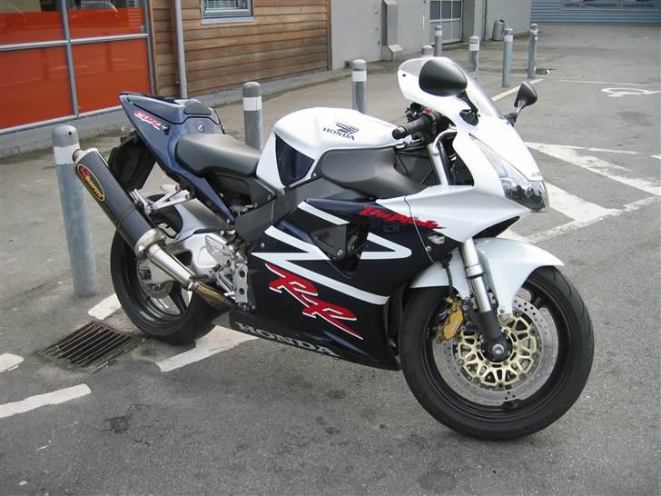 Honda CBR 900 RR FireBlade - Her ses jeg med min nye "ego"-bagende billede 11