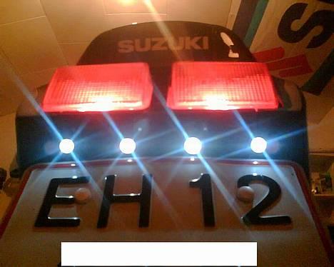 Suzuki GSX-R 1100 N  - Diode belysning af nummerpladen. billede 14