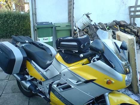 Suzuki GSX 1100 F billede 1