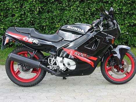 Honda cbr600F1 Hurricane(solgt) - Min CBR600 set fra siden - den er nu fin når den er nyvasket billede 1