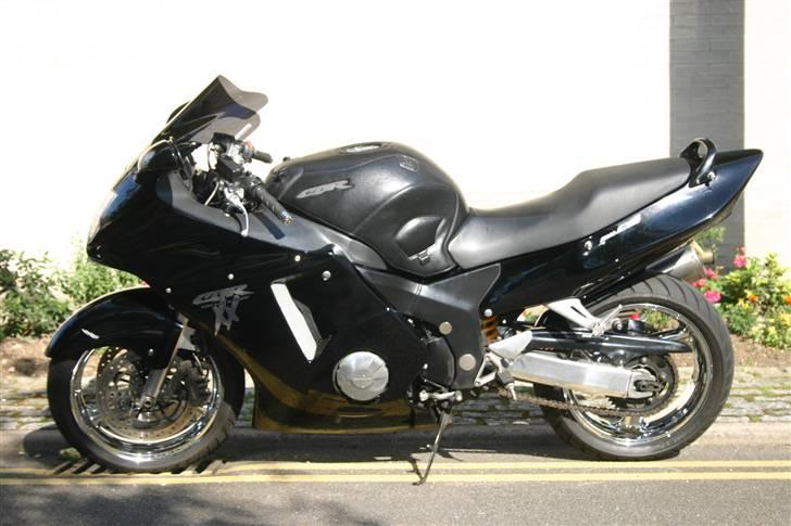 Honda cbr 1100 xx - Har droppet polerede-lakerede fælge da det ik holder i længden og fundet mig nogle forcromede istedet for hehe billede 4