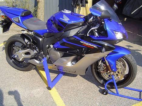 Honda CBR 1000 RR SC57 - Klar til sæsonstart 2007 - den aden side billede 6