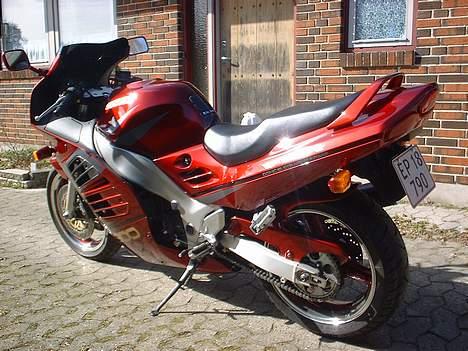 Suzuki rf900r billede 3