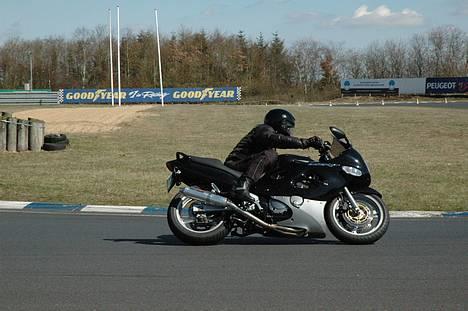 Suzuki GSX 750 F  ** SOLGT ** - Jyllandsringen d 24-25 april. billede 12