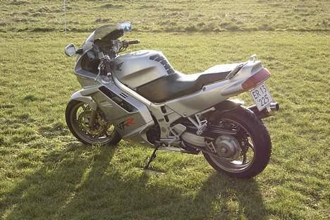 Honda VFR 750 f RC 36 SOLGT billede 2
