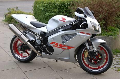 Honda sp 1  -TIL SALG-  - nye friske farver billede 1