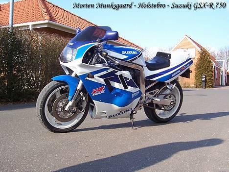 Suzuki GSX-R 750 - Så blev det sommer...Eller der er stadig -3 grader, men kan mærke sommeren er på vej :o) billede 2