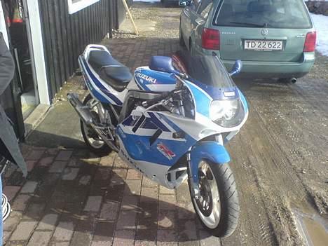 Suzuki GSX-R 750 - Efter en prøvetur var jeg solgt og måtte have den fine maskine med hjem billede 5