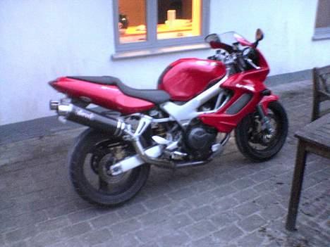 Honda VTR 1000 Fire storm - Dårligt billedekvalitet... Taget med mobil... billede 2