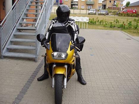 Suzuki GSX 600 F SOLGT - Lige kommet hjem fra træf på toppen! billede 4