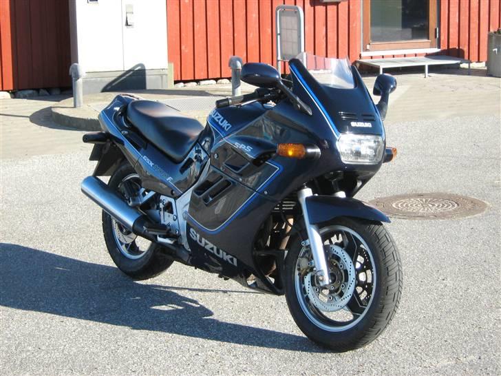 Suzuki GSX 1100 F - Nypudset til første tur i år 15/02-08 billede 2