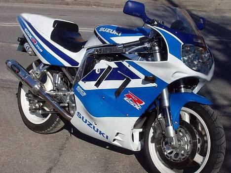 Suzuki GSX-R 750 - Har manipuleret lidt med billedet, men sådan ville jeg gerne have den til at se ud :o) billede 10