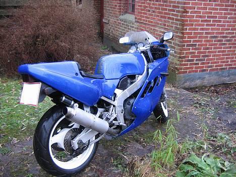Suzuki gsx-r 400 (solgt) billede 3