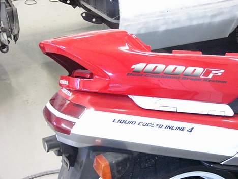 Honda CBR 1000 F - Bagende fra en nyere model skal monteres.... billede 8