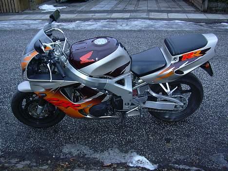 Honda CBR 900  Fireblade SOLGT billede 3
