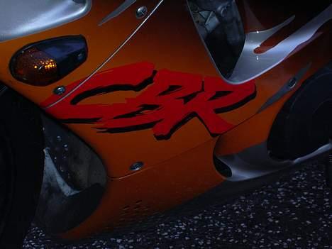 Honda CBR 900  Fireblade SOLGT billede 4