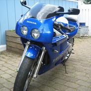 Honda cbr 400 rr