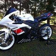 Yamaha YZF-R1