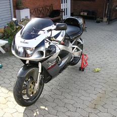 Suzuki GSXR 750 SRAD..
