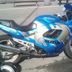 Suzuki gsx 600 f