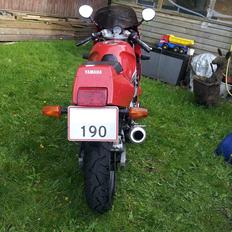 Yamaha FZR 600R ( R1 )