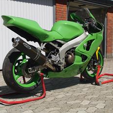 Kawasaki Zx6R Baneracer "SOLGT"
