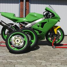 Kawasaki Zx6R Baneracer "SOLGT"