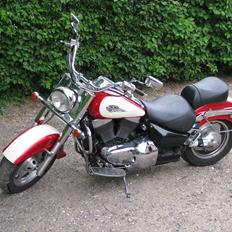 Suzuki Intruder LC VL 1500 "SOLGT"