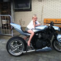 Suzuki gsxr 750 xtreme streetfighter