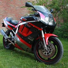 Suzuki GSX R 750 (7/11)