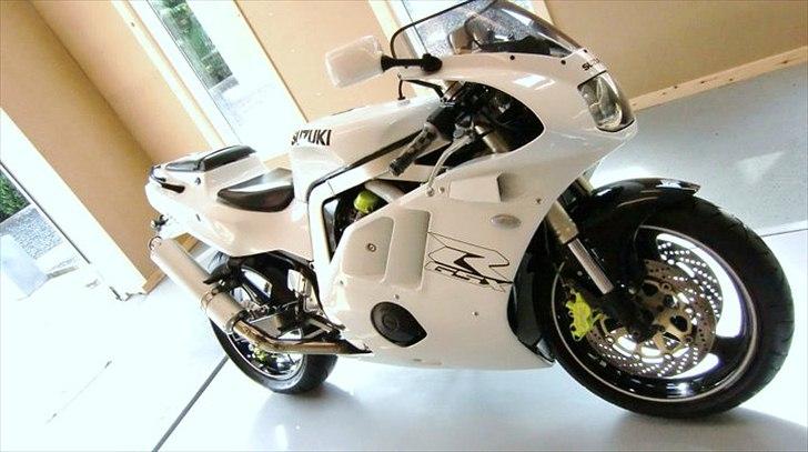 Suzuki Gsxr 400r billede 2