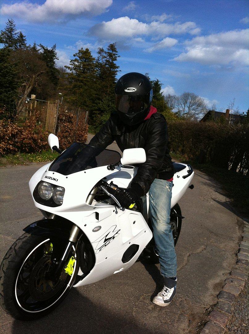 Suzuki Gsxr 400r billede 5