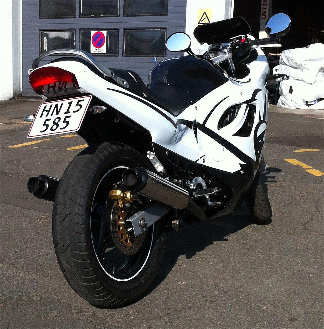 Suzuki GSX 600 F (SOLGT) billede 3