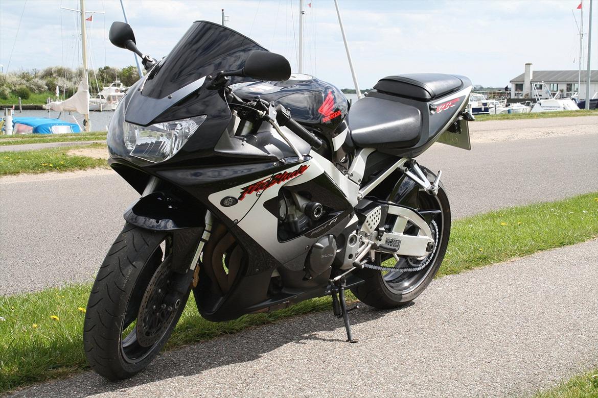 Honda cbr929rr характеристики