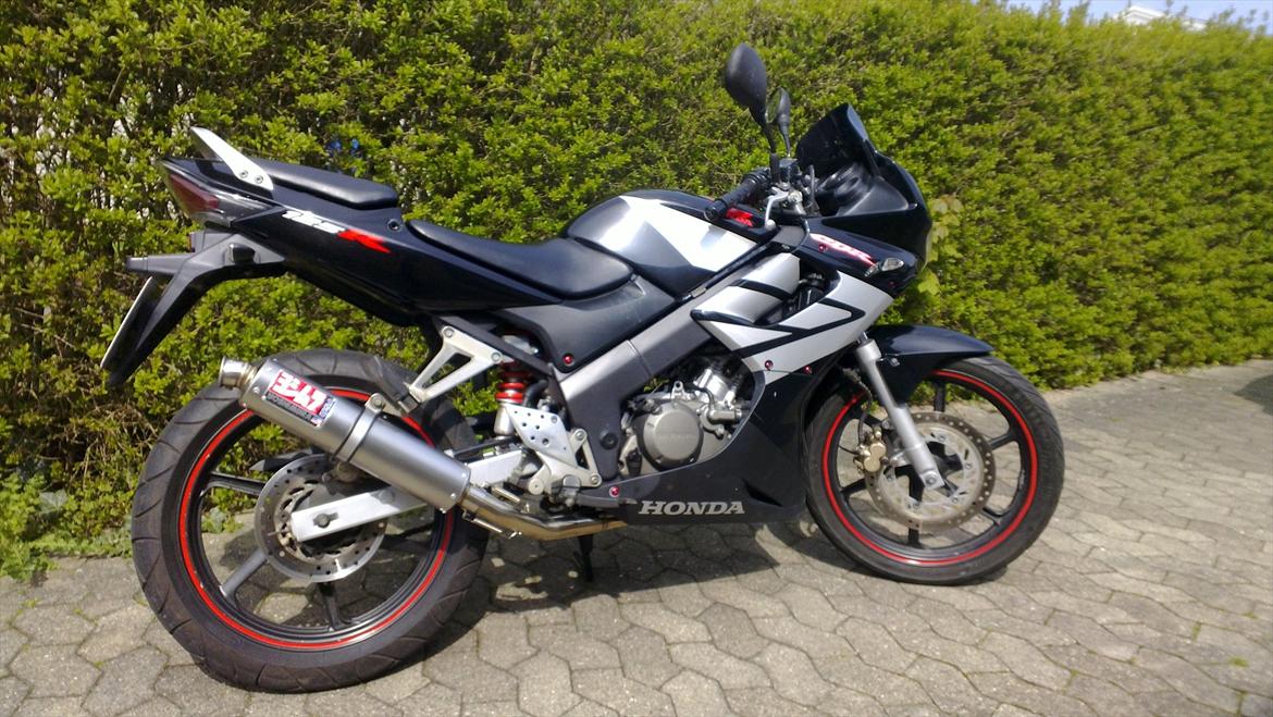 Honda CBR 125R billede 2