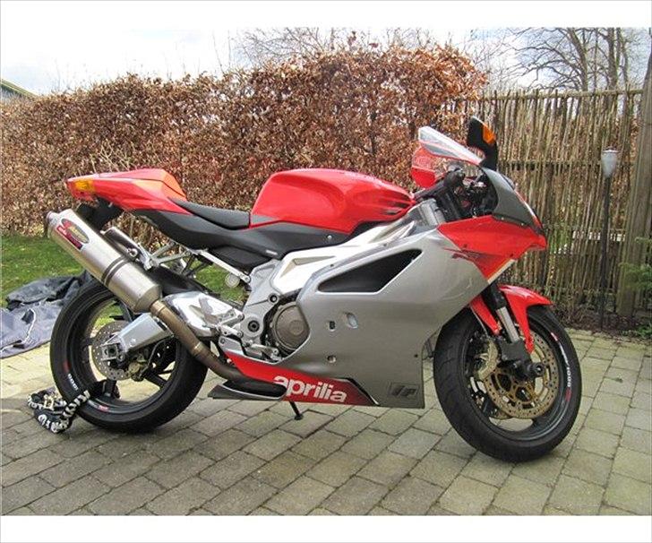 Aprilia RSV 1000 RR - Fra siden billede 2